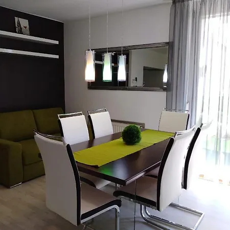 Armin Apartman アパート ペーチ